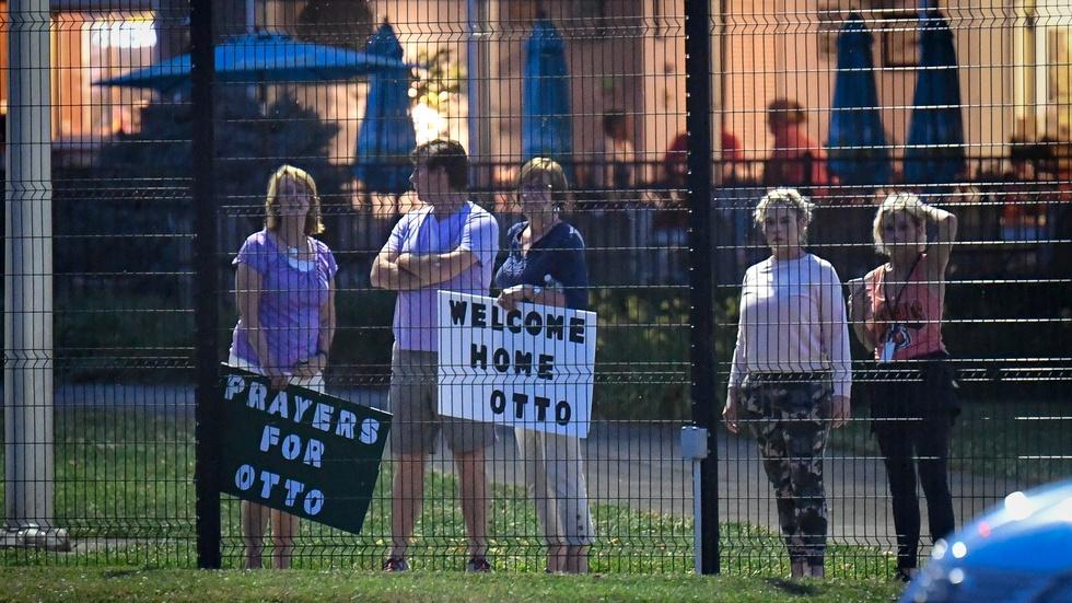 News Wrap: Student freed from North Korea has brain injury image