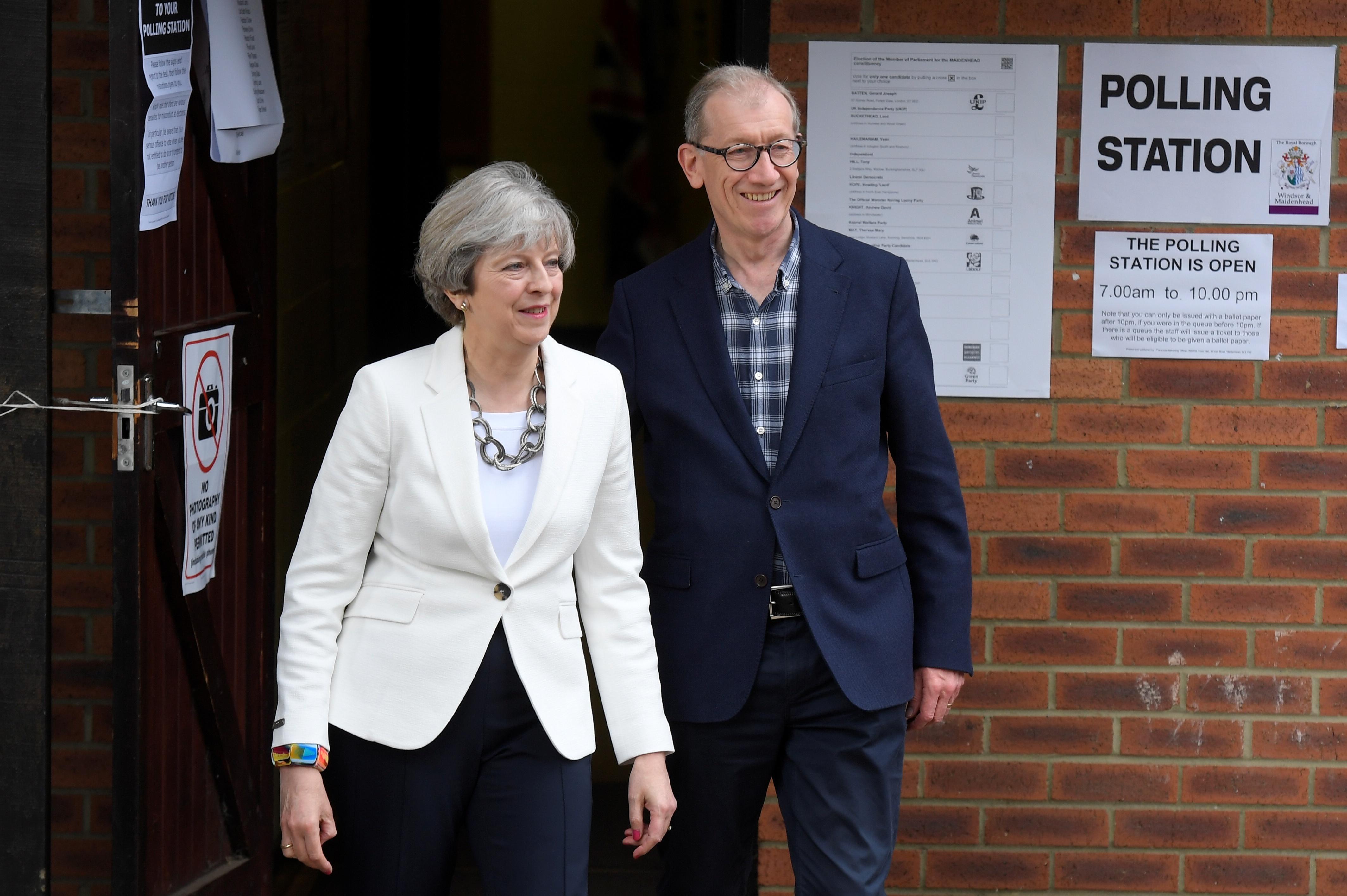 News Wrap: Exit polls show lead for U.K. Conservatives