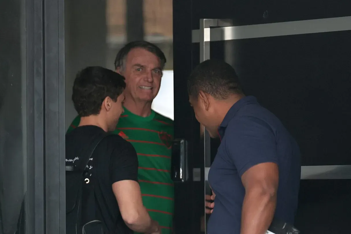 News Wrap: Bolsonaro taken into custody by Brazilian police