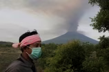 News Wrap: Bali volcano forces evacuations
