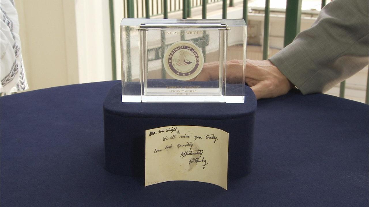 Antiques Roadshow | Appraisal: 1964 Robert F. Kennedy-inscribed Card with Box