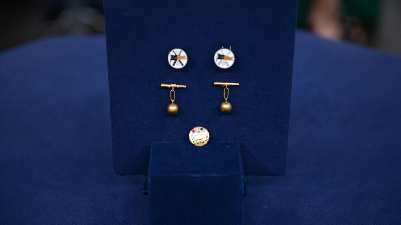 Antiques Roadshow | Appraisal: Hanlon Championship Pins & Cufflinks, ca. 1895