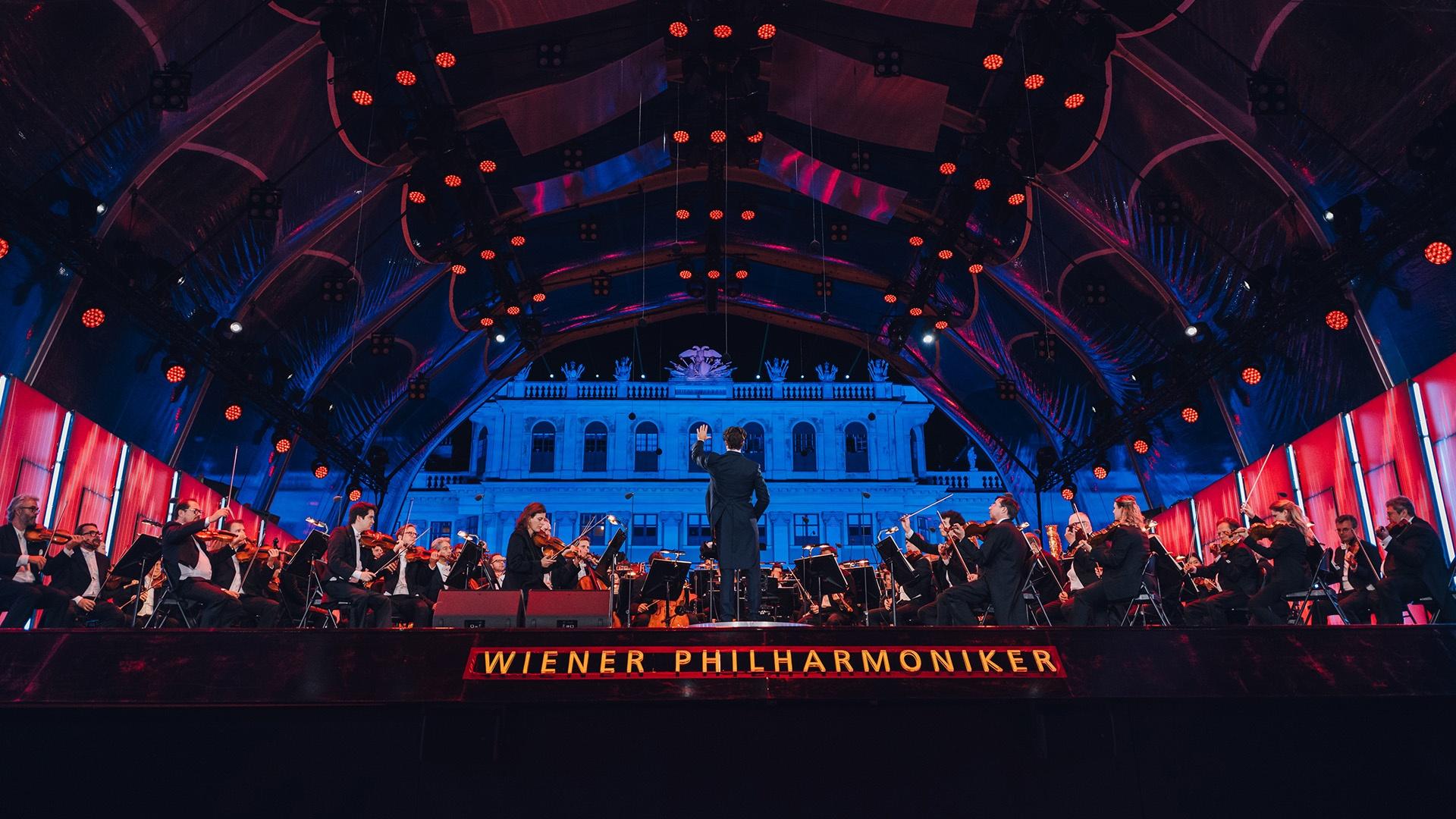 Enjoy the orchestra's annual concert conducted by Lorenzo Viotti featuring Bryn Terfel as soloist.