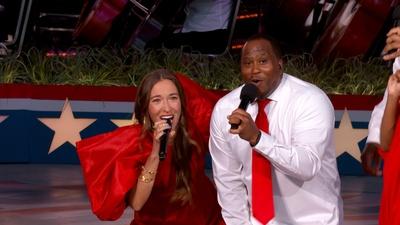 Lauren Daigle Performs 
