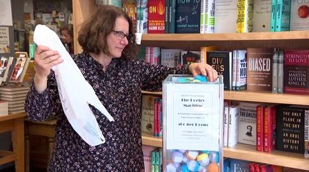 Video thumbnail: Chicago Tonight Gumball Machine Pays Tribute to Art-O-Mat With Poetic Twist