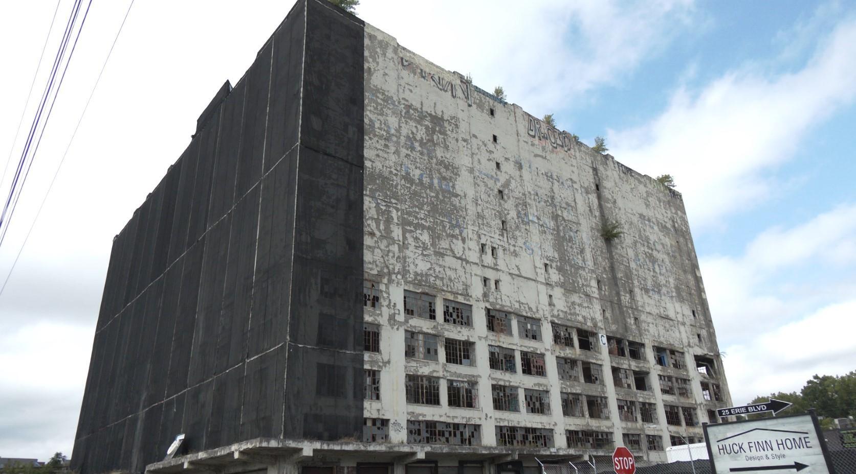 Albany’s Central Warehouse plans and calls for a NY special session on federal cuts.