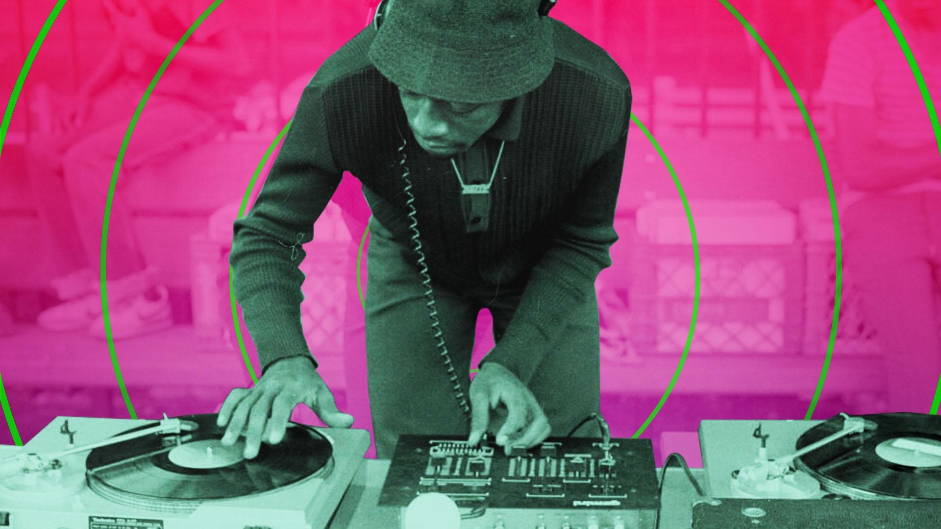 Grandmaster Flash Talks The Theory Of Being A HipHop DJ & The Beginnings  Of Hip-Hop!! 