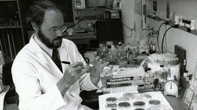 Trailer | Cracking the Code: Phil Sharp and the Biotech Revolution