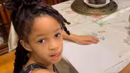 ZURI SHOWS HOW TO DRAW A FLOWER!