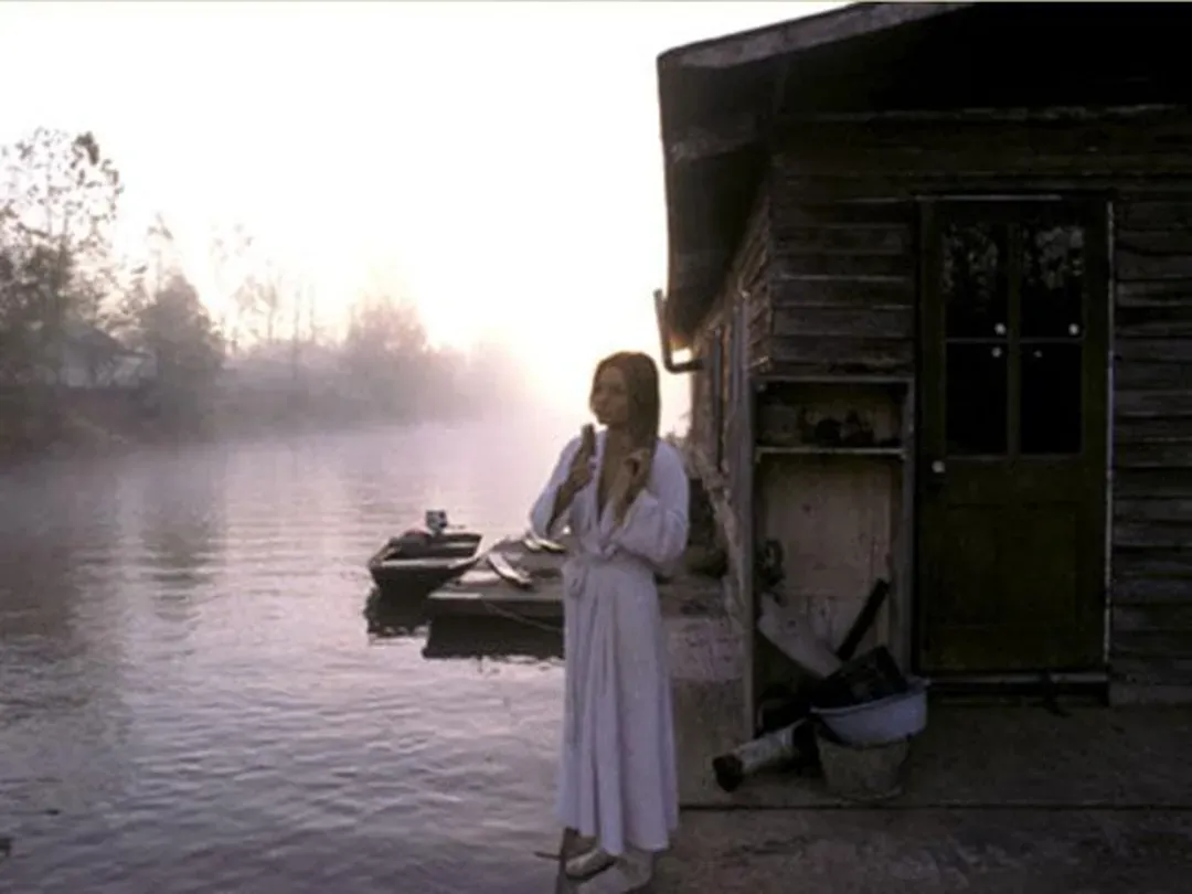 Atchafalaya Houseboat
