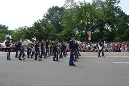News Wrap: Army plans anniversary parade on Trump's birthday