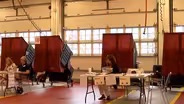 Qualifications at center of Kim, Murphy debate