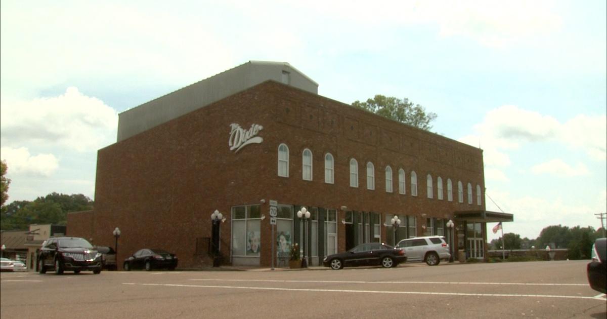 The Dixie Carter Performing Arts Center Season 1 Episode 9 Looking