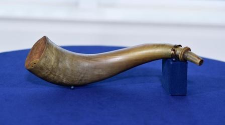 Video thumbnail: Antiques Roadshow Appraisal: 1775 Stephen Eastman-carved Powder Horn