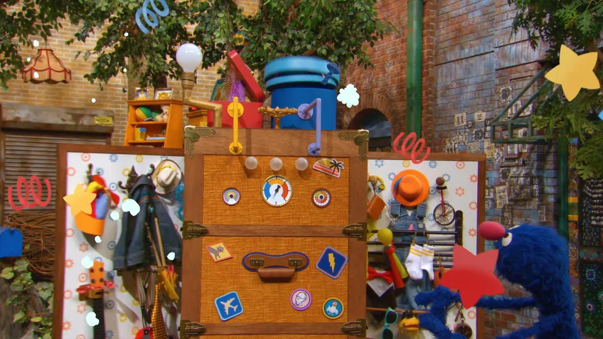 Grover's Super Suitycase