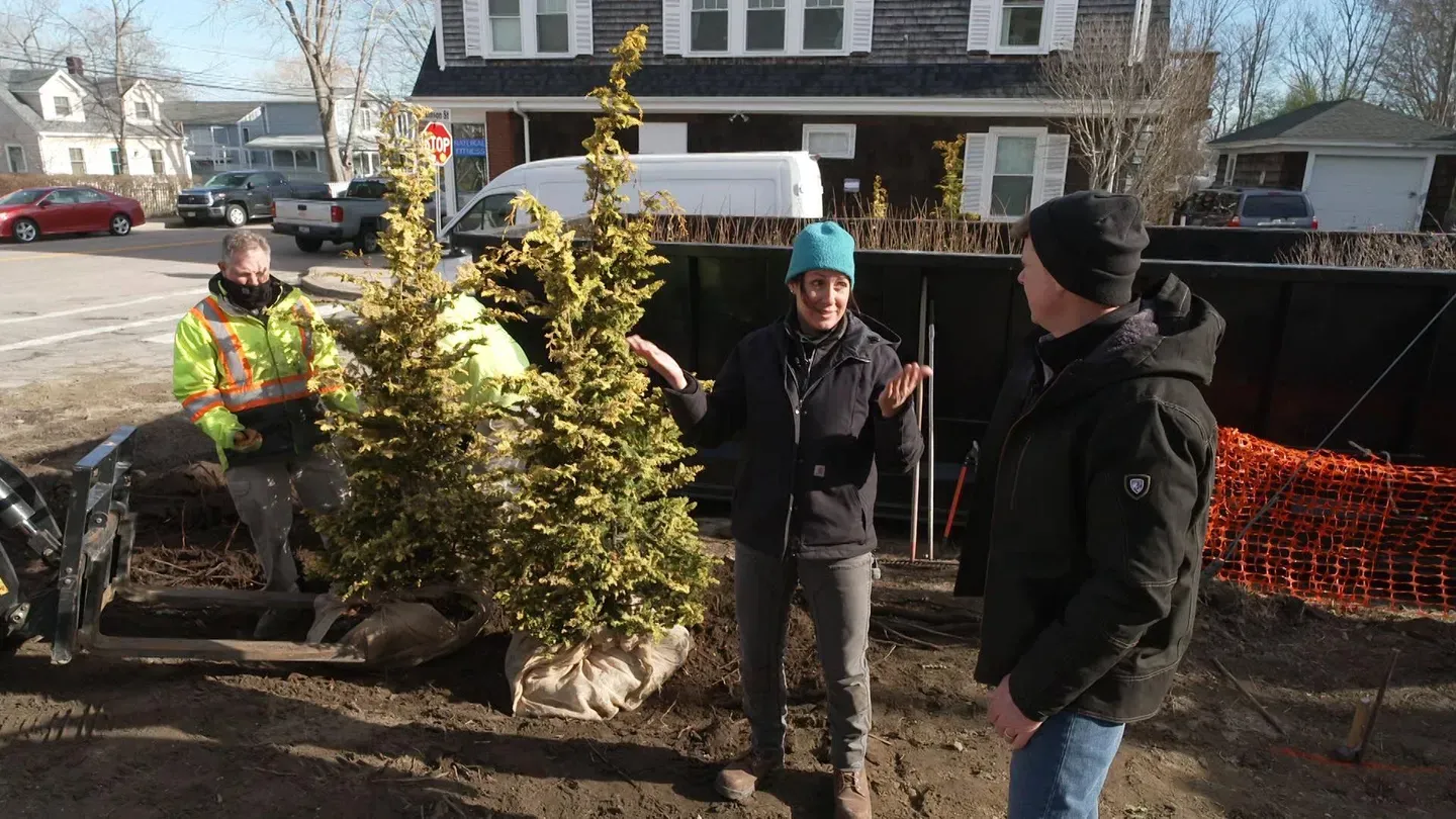 E14 | Seaside Victorian Cottage | Cold Weather Landscape