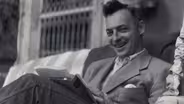 Ernest Hemingway versus Saul Bellow