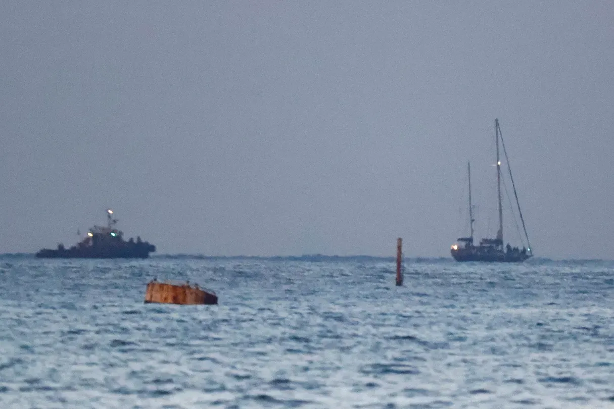 News Wrap: Activists from Gaza aid boat detained in Israel