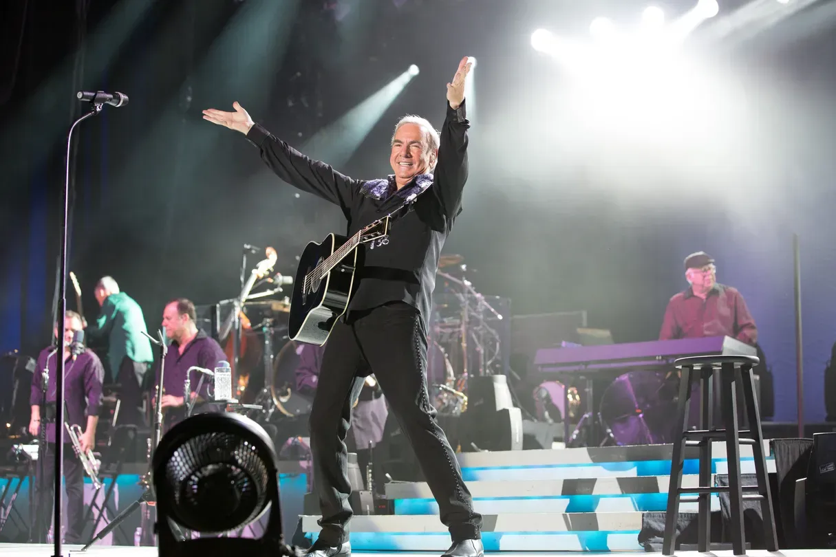 Neil Diamond: Hot August Night III