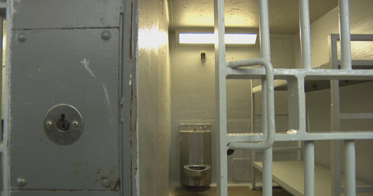 Chicago Tonight | Advocates Push for Parole for Illinois Inmates Over ...