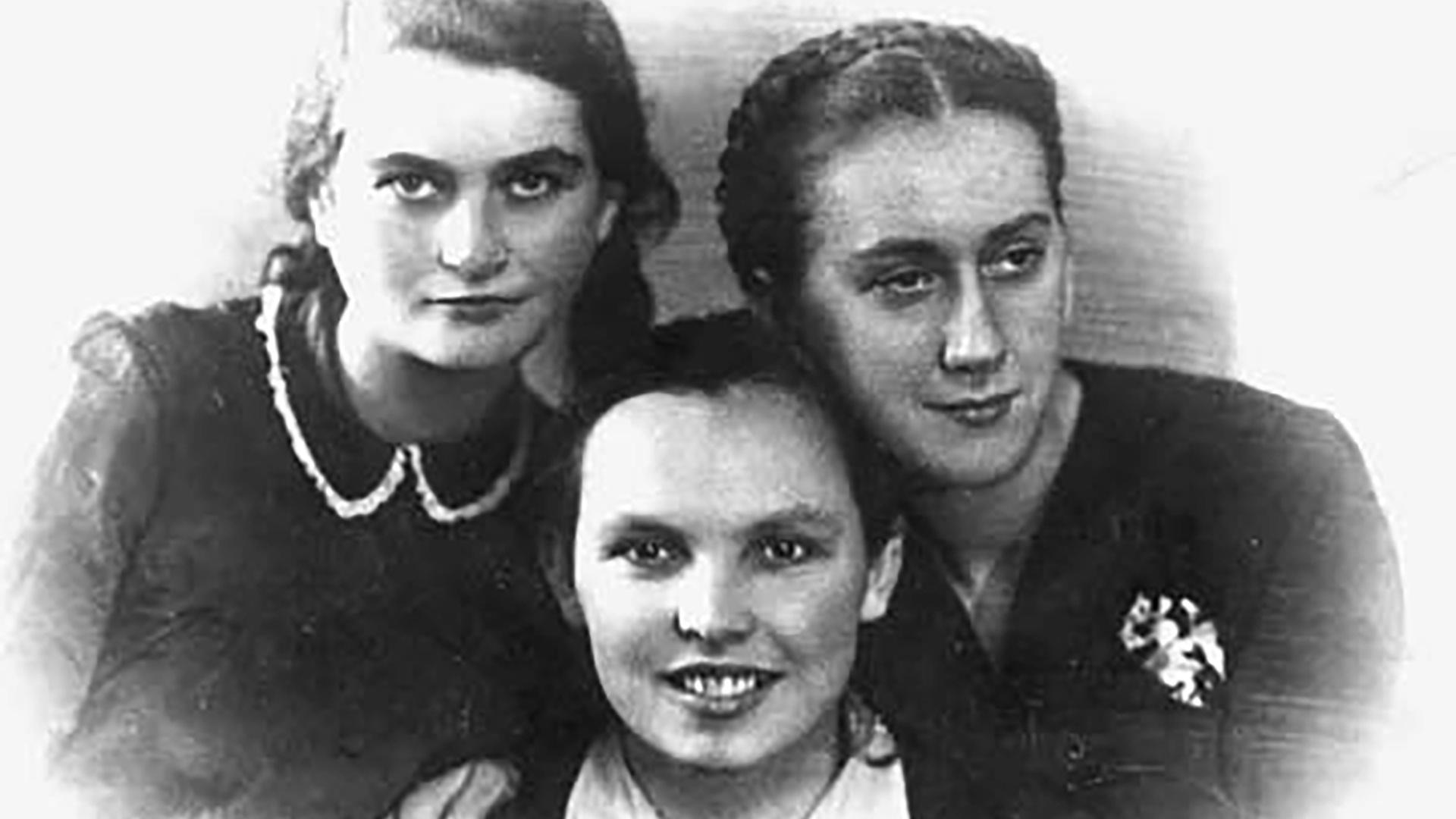 The Role of Women in the Resistance | Resistance: They Fought Back ...