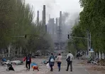 Civilians desperately try to flee Mariupol's hellscape