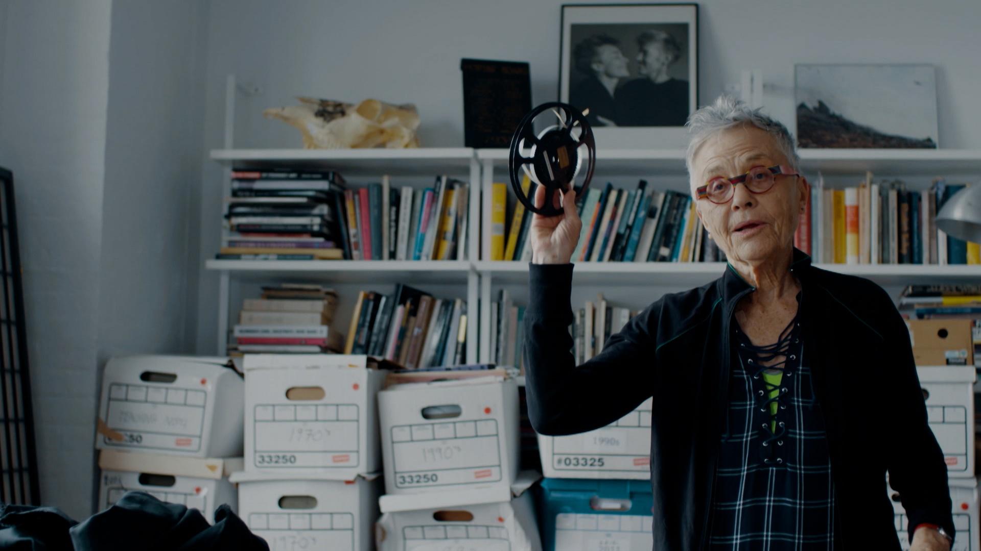 洋書 Barbara Hammer: Pushing Out of the Frame Barbara Hammer