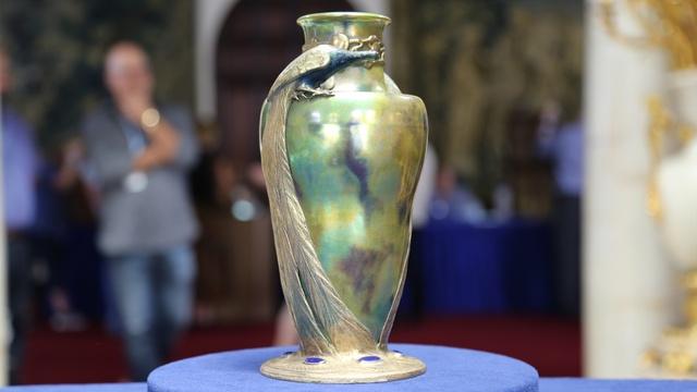 Antiques Roadshow | Appraisal: Zolsnay Peacock Vase, ca. 1905