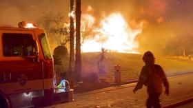 Video thumbnail: PBS NewsHour Fast-moving Ventura County brush fire scorches 9,000 acres