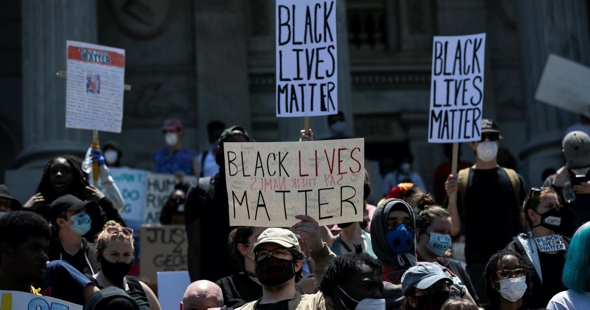 PBS NewsHour How this South Carolina mayor is fostering dialogue on