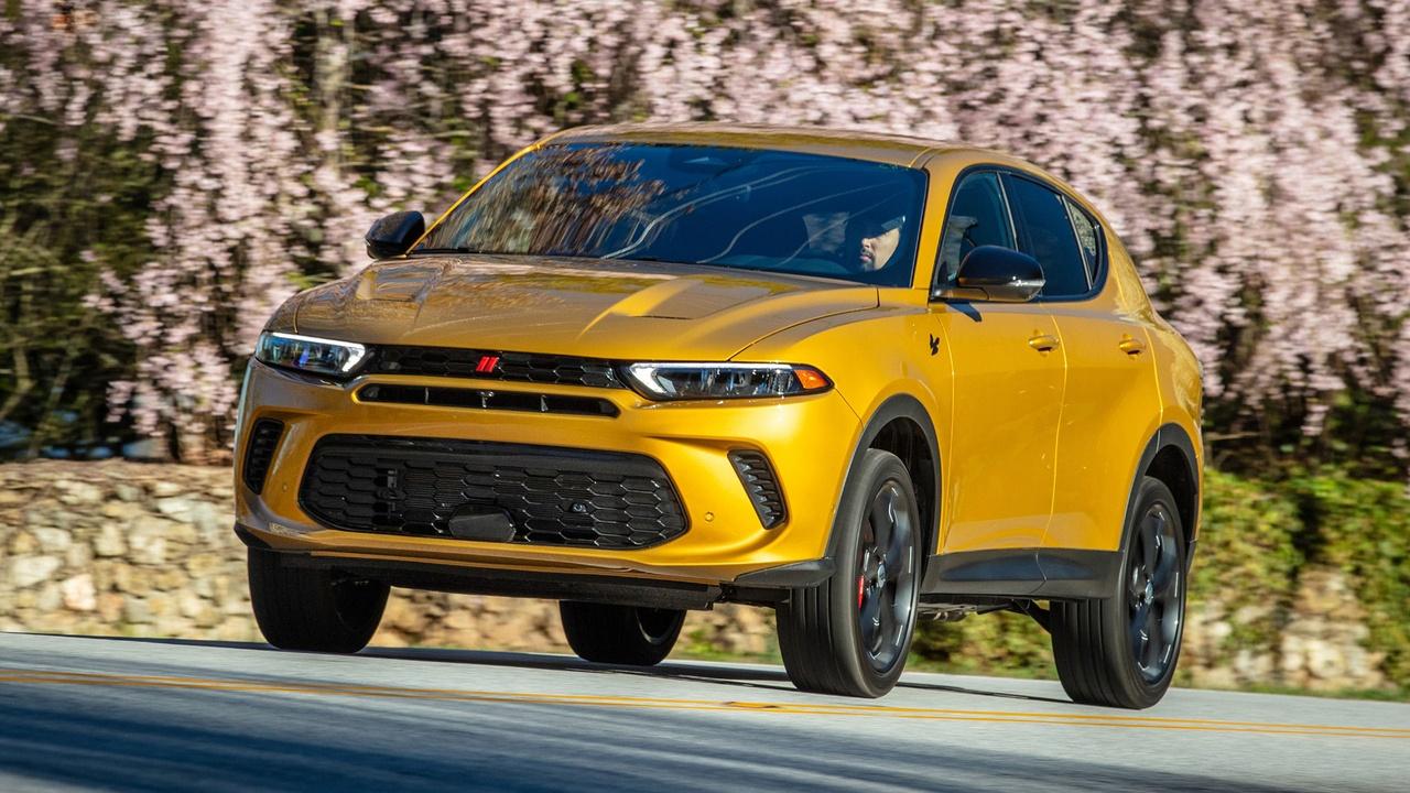 MotorWeek | 2023 Dodge Hornet & 2023 Kia EV6 GT