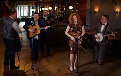Becky Buller Band: asset-mezzanine-16x9