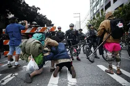 News Wrap: Seattle police clear ‘occupied zone’ after deaths