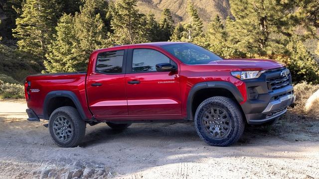 MotorWeek | 2023 Chevrolet Colorado & 2023 Toyota Corolla Cross Hybrid