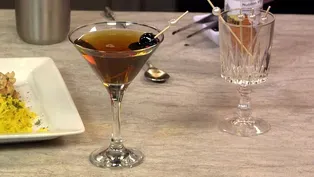 Making a Classic Manhattan