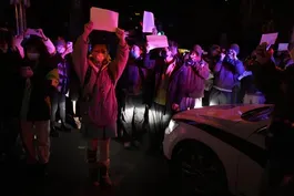Thousands protest China's zero-COVID policy