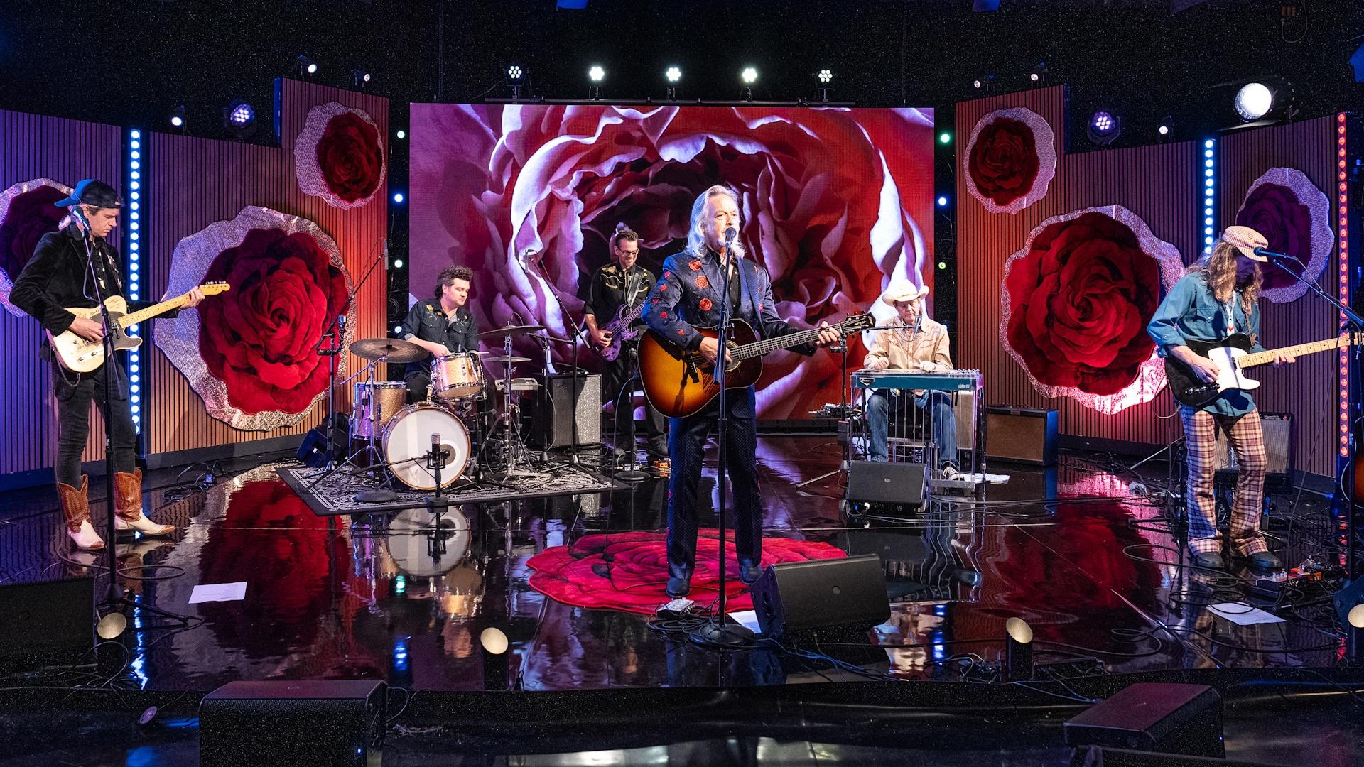 Americana legend Jim Lauderdale http://video.pbsnc.org/video/preview-jim-lauderdale-ou8hrp/and his bandmates on the set of Shaped by Sound.
