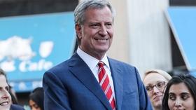 Video thumbnail: PBS NewsHour What worries Bill de Blasio about 2020 Democrats