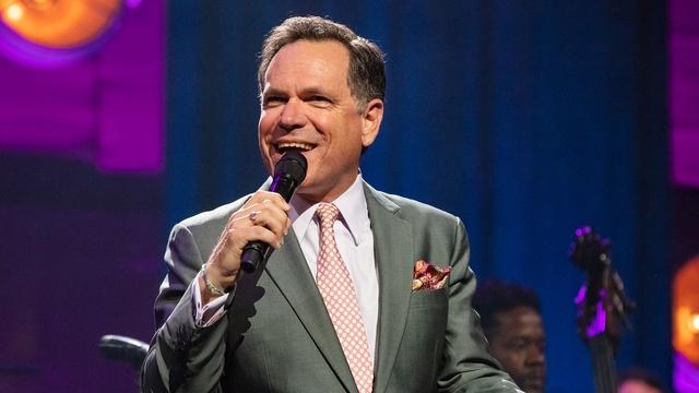 Kurt Elling's Swinging Rendition of 