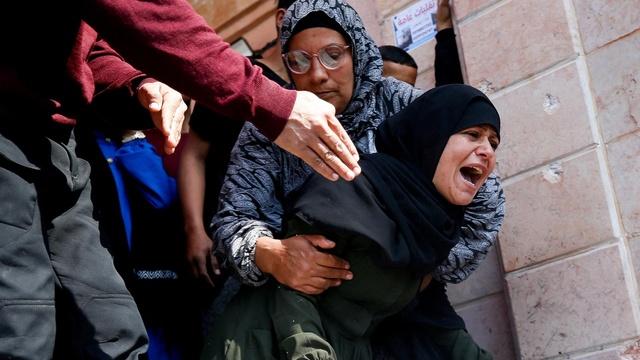 News Wrap: Israeli airstrikes kill 9 people in northern Gaza