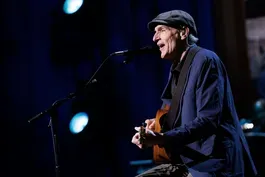 James Taylor Performs California