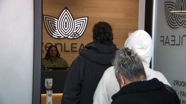 NJ pot fans line up to buy legal recreational weed