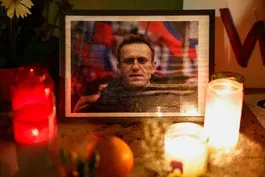 News Wrap: Navalny's mother says she has seen son's body