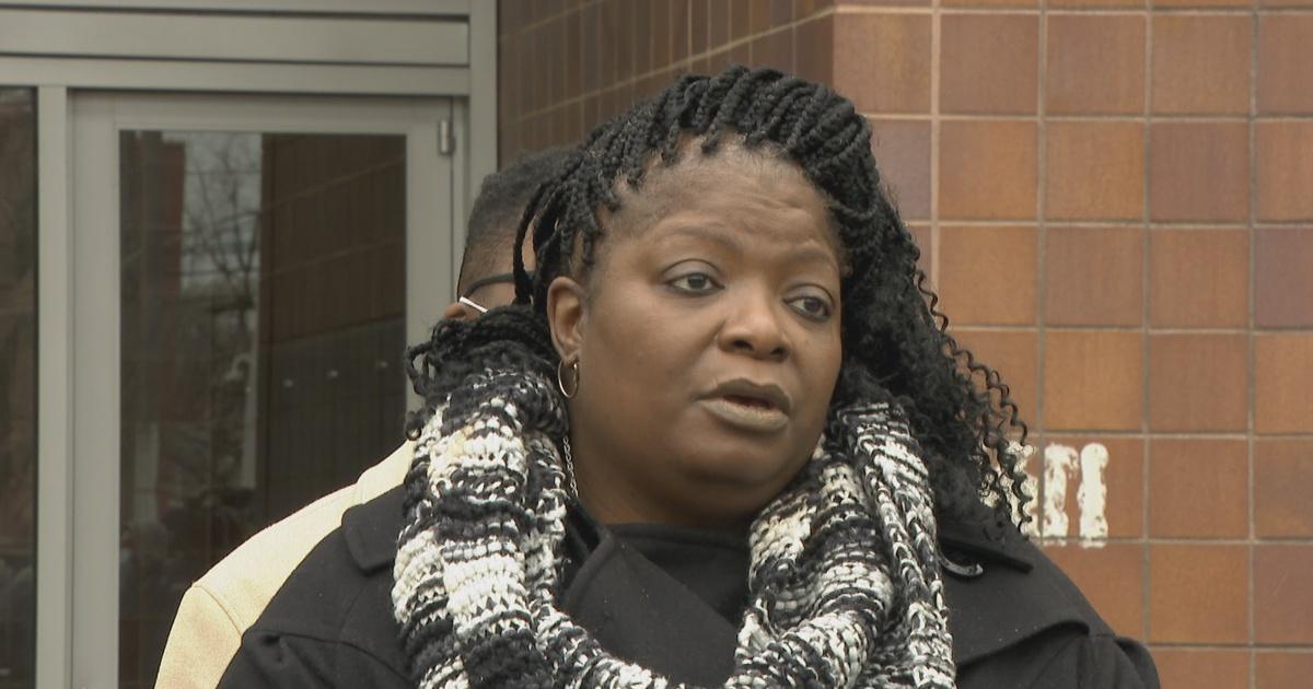 Chicago Tonight | Anjanette Young Files Lawsuit Over Wrongful Police ...