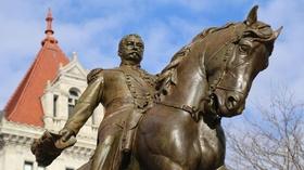Video thumbnail: New York NOW New Hole Emerges in the Budget