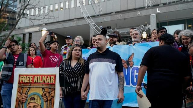 August 25, 2025 - PBS News Hour full episode