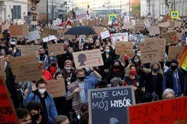 News Wrap: Poland protests over restrictive abortion ruling