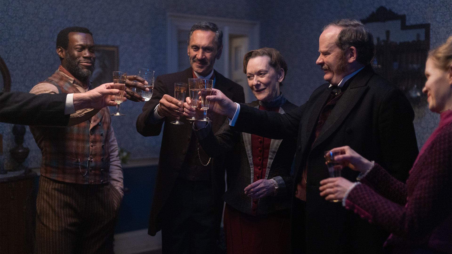 When the mysterious death of a foreign ambassador sparks political intrigue, Eliza investigates.