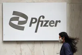 News Wrap: Pfizer says COVID pill cuts serious risks by 90%