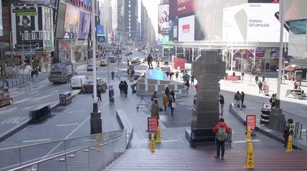 Video thumbnail: PBS NewsHour In the heart of NYC, a new sculpture nods to this past year